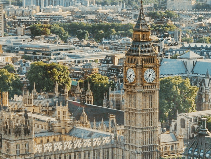Londres, Angleterre en dégradé de violet